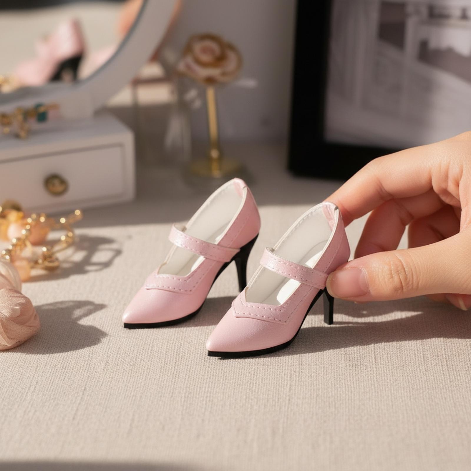 Miniatuurmodepoppenhakken met  - Court Heel Pointed recensie en prijs